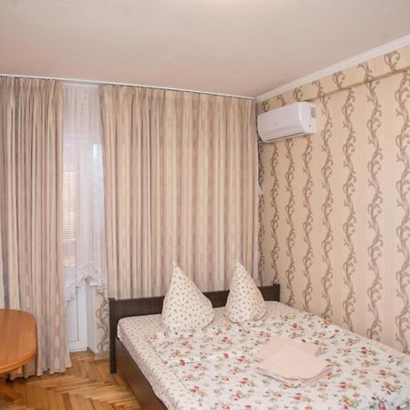 1 Room Apart On Str. Ukrainskaya 34 Zaporizhia Kültér fotó