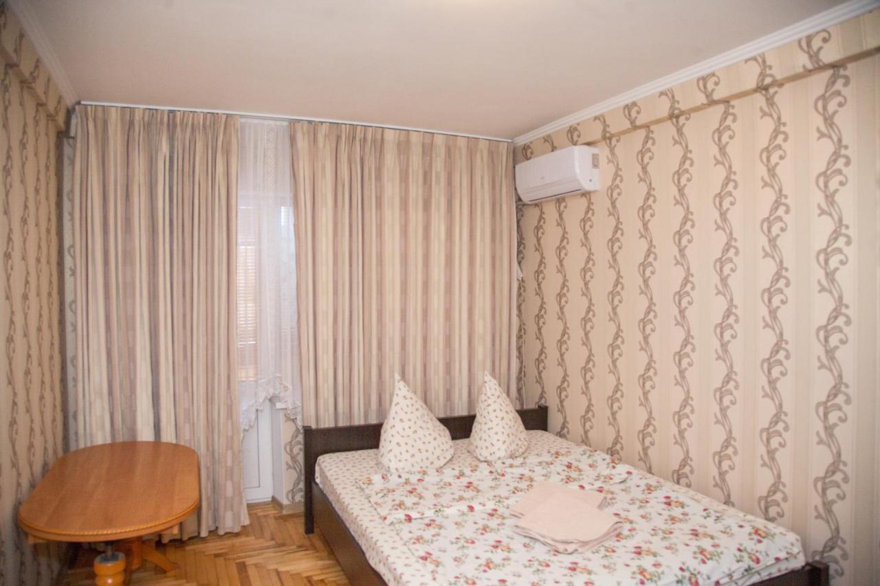 1 Room Apart On Str. Ukrainskaya 34 Zaporizhia Kültér fotó